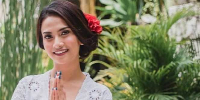 Pengacara Vanessa Angel Mundur Atau Dipecat?