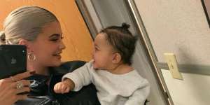 Usia Belum 1 Tahun, Anak Kylie Jenner Punya Tas Rp28 Juta