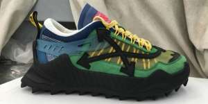 Kesan Pertama Sepatu Off-White Warna Cerah