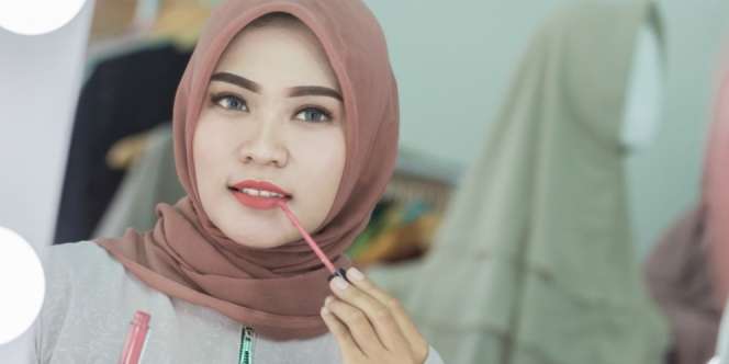 5 Trik Pakai Liquid Lipstik Agar Tampilan Bibir Makin Maksimal