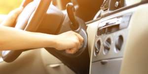 Tewas karena Lupa Matikan Mesin Mobil, Istri Kritis