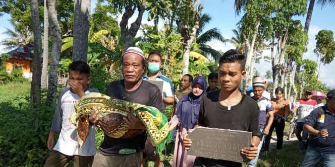Beda Pilihan Politik, 2 Makam Dibongkar