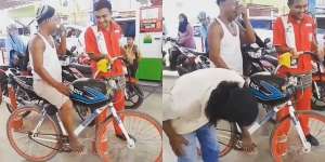 Hanya di Indonesia! Sepeda Gowes Ikut Antre Isi Bensin di SPBU
