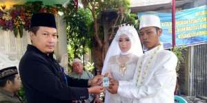 Pasangan Pengantin Kini Sudah Mendapat Kartu Nikah