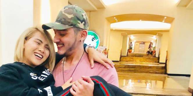 Pria Malaysia Ini Bisa Terima Masa Lalu Evelyn Nada Anjani