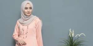4 Cara Merias Wajah Agar Cocok dengan Dress Warna Coral