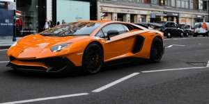 Bikin Silau! Lamborghini Aventador Didandani 70 Ribu Swarovski