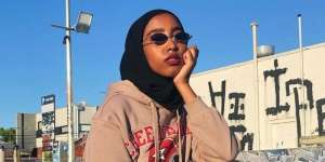 Padu Padan Hijab dengan Sneakers