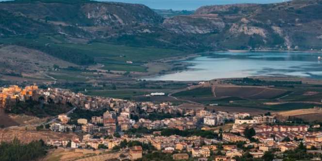 Biar Daerah Ramai, Rumah di Pinggir Pantai Diobral Rp16 Ribu