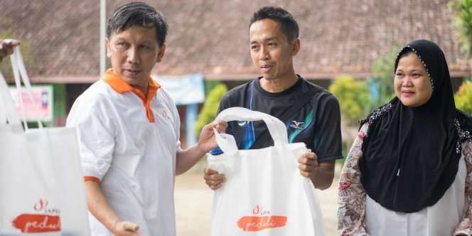 Meringankan Beban Korban Tsunami Selat Sunda