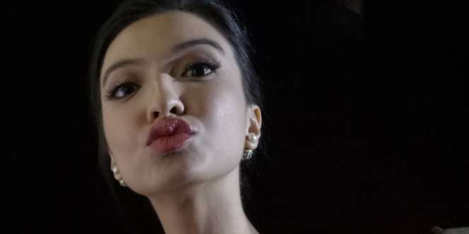 Raline Shah Hidup Susah, Naik Bus Pakai Masker Biar Dijauhi