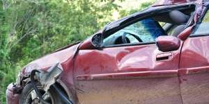 Trik Mudah Mengenali Mobil Second Bekas Tabrakan