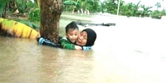 Sebelum Wafat, Begini Detik-Detik Nenek Nur Selamatkan Cucu dari Banjir