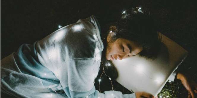 Ada Bantal untuk Berpelukan Sepanjang Malam, So Sweet