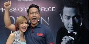 Delon dan Yeslin Wang Resmi Bercerai