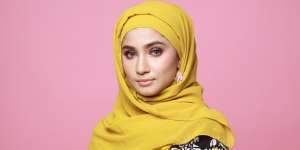 5 Cara Hilangkan Bulu-bulu Halus di Wajah