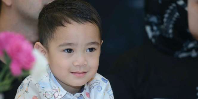Rafathar Sakit: Demam Tinggi, Muntah-muntah