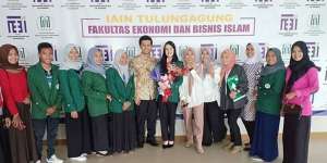 Kerja Keras Arumi Bachsin Terbayar, Kini Bergelar Sarjana!