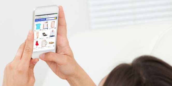 Totalitas Lelaki Penjual Busana Online, Dijamin Ukuran Pas tapi....