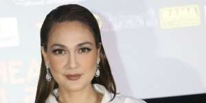 Luna Maya Corat-coret Tas Hermes dengan Curhatan