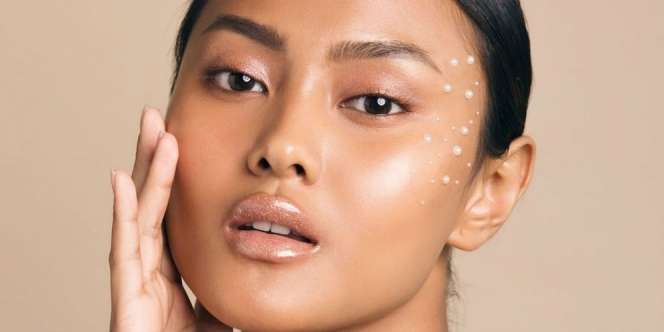 Review '18k Lip Shine': Bikin Bibirmu Berkilau nan Glamor