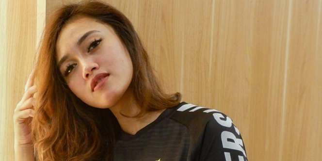 Jessie Amalia Jenguk Mucikari Prostitusi Online, Ada Apa?