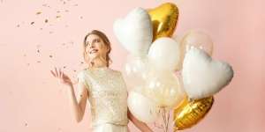 Unik, Gaun Pengantin dari Balon Helium