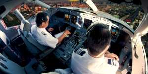 Begini Cara Pilot Deteksi Turbulensi di Udara