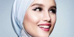 Cinta Laura Pakai Hijab, Auranya Bikin Terpana