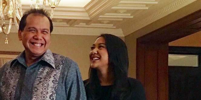Putri Orang Terkaya ke-7 Indonesia Jual Pembatas Buku Demi Uang Jajan
