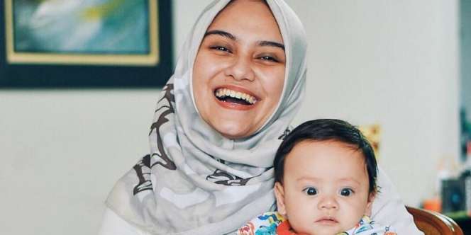Cara Zee Zee Shahab Turunkan 8 Kg Usai Melahirkan