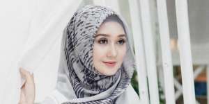 Tampil di NYFW, Dian Pelangi Gandeng Hijabers Influencer