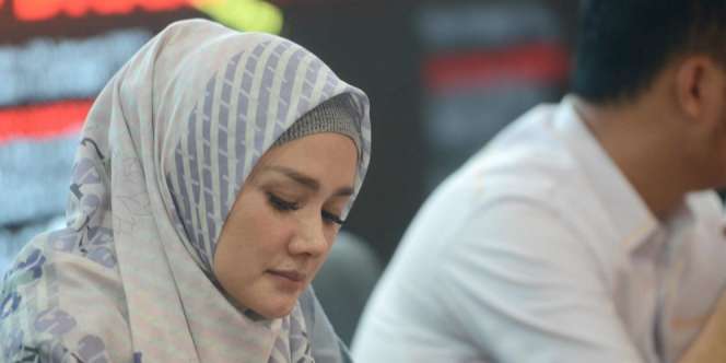 Ahmad Dhani Dipindah ke Surabaya, Mulan: Ya Allah, Jaga Dia