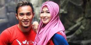 Kabar Duka Datang dari Okie Agustina dan Suami