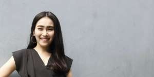 Ayu Ting Ting Liburan ke Turki Bawa Tempat Nasi dan Ikan Teri