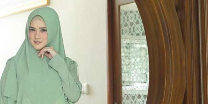 Mulan Jameela Pagi-pagi Terbang ke Surabaya, Ada Apa dengan Ahmad Dhani?