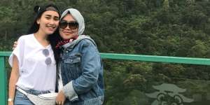 Liburan ke Turki, Harga Tas Ibu Ayu Ting Ting Setara 2 Tahun Cicilan Rumah