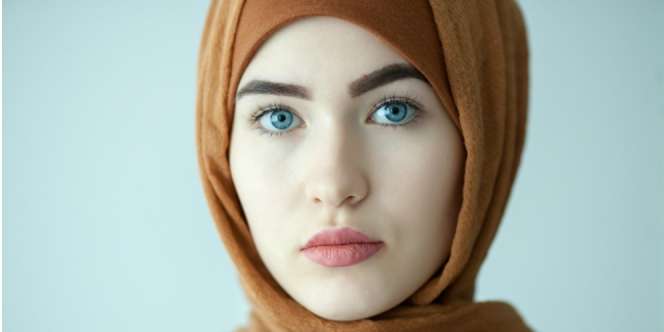Trik Memakai Foundation Flawless pada Wajah