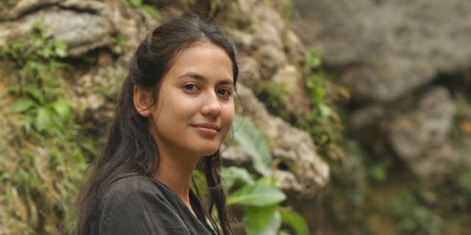 Intip Gaya Traveling Pevita Pearce yang Stylish