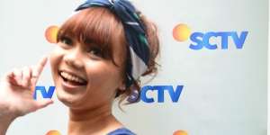 Rina Nose Bikin Geger, Pamer Cincin Tunangan