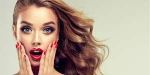 5 Pengalaman Menyebalkan Wanita Asia di Luar Negeri Saat Pergi ke Salon