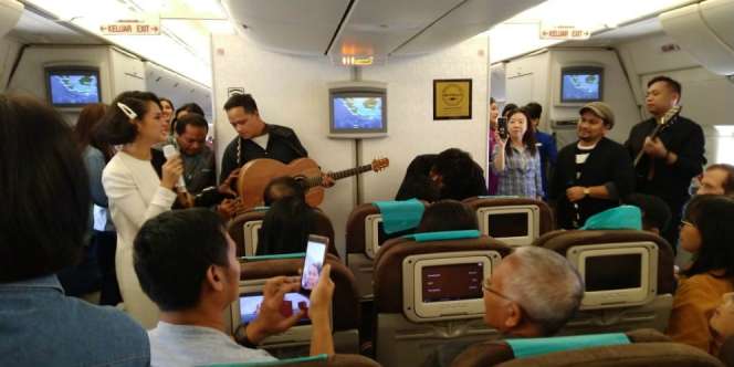 Konser Andien-Tompi di Ketinggian 35 Ribu Kaki Bikin Garuda Fully Booked