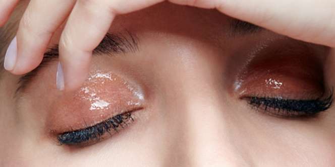 Cara Membuat Riasan Glossy Eye