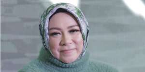 Penampilan Syar'i Melly Goeslaw