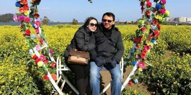 Pose Mesra Bareng Ahok, Tas Mewah Puput Jadi Sorotan