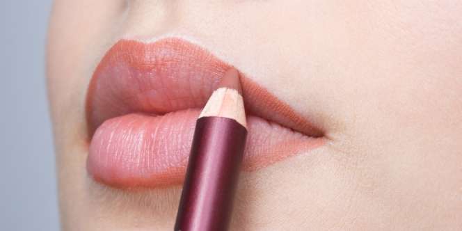 3 Tahap Pakai Lip Liner Sebagai Pengganti Lipstik