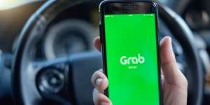 Usir Kebosanan Saat Macet, Nonton HOOQ di Aplikasi Grab Aja!