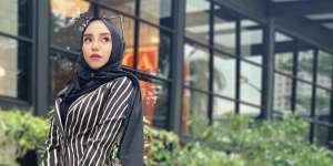 Salmafina Sunan Makin Berani Unggah Foto Tanpa Hijab, Lihat Posenya