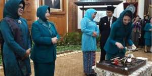 Baru Keguguran, Arumi Bachsin Hadir di Pelantikan Ketua PKK Jatim
