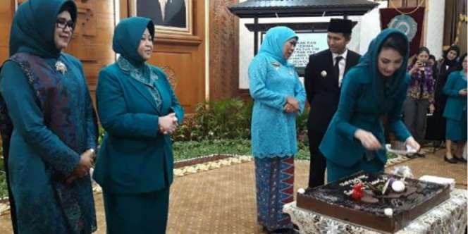 Baru Keguguran, Arumi Bachsin Hadir di Pelantikan Ketua PKK Jatim